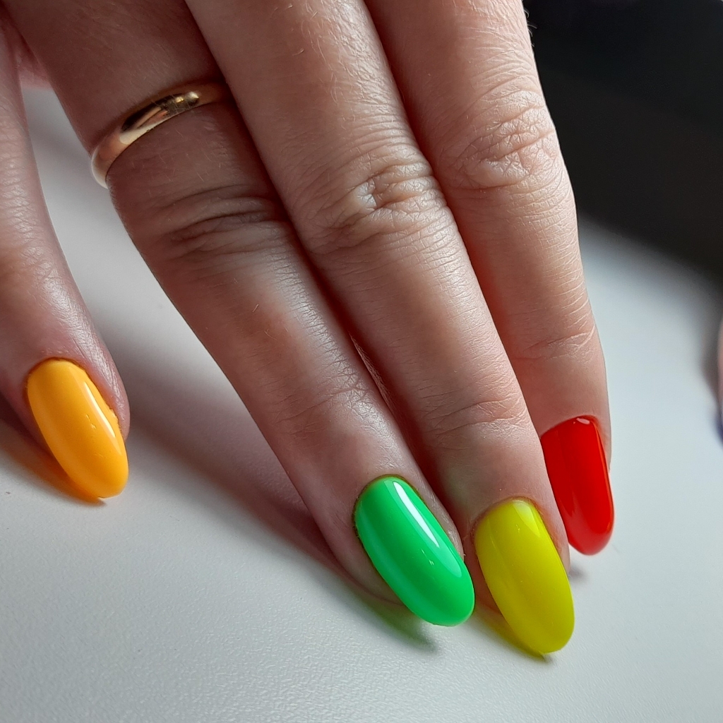 Укрепление всех ногтей с акрил пудрой с гелем