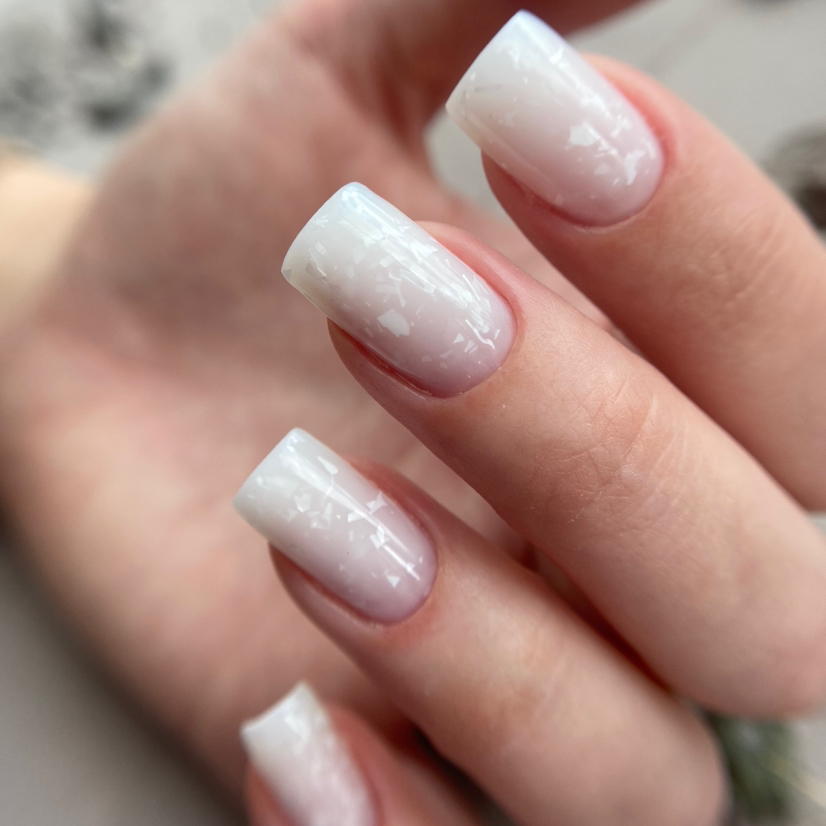 Маникюр+укрепление+однотонное покрытие