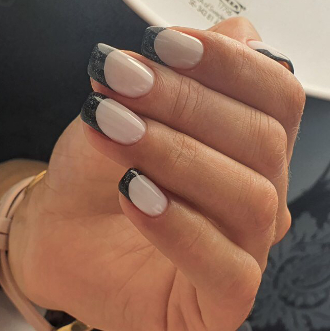 Комбинирований маникюр с покрытием гель-лак