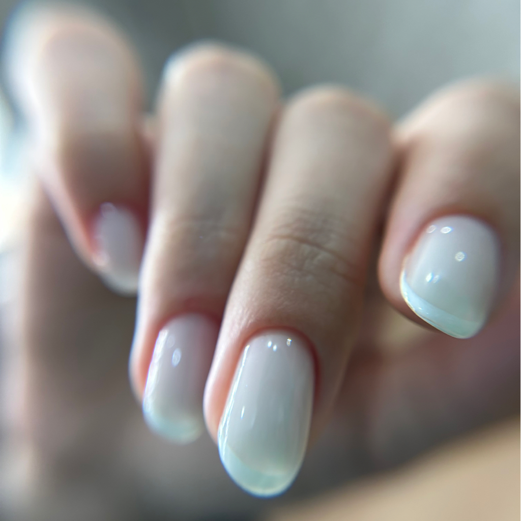 Маникюр с дизайном «Френч»