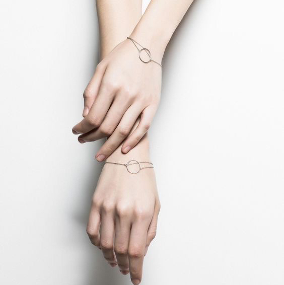 Руки до локтя