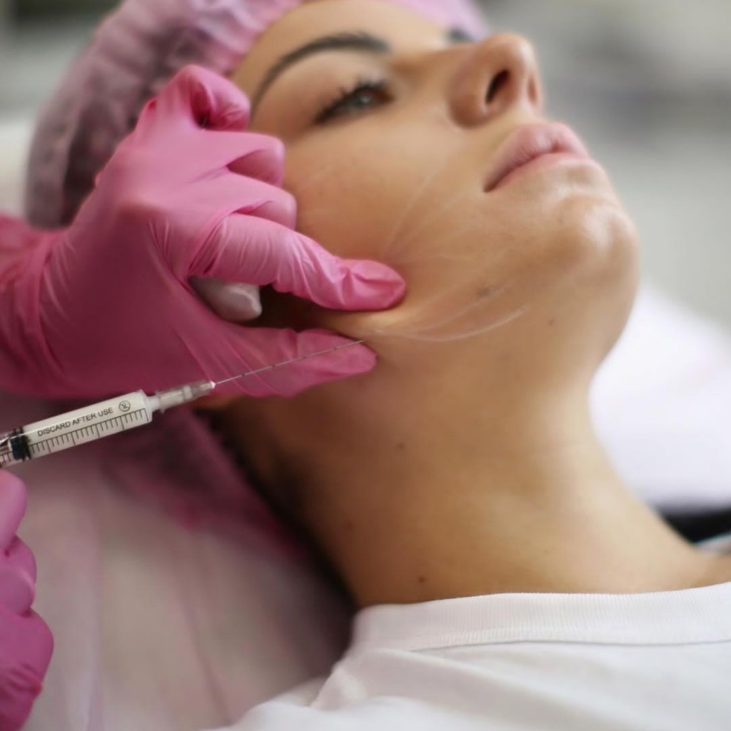 Контурная пластика (губ, лица)