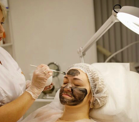 Лазерный карбоновый пилинг (лицо +шея)