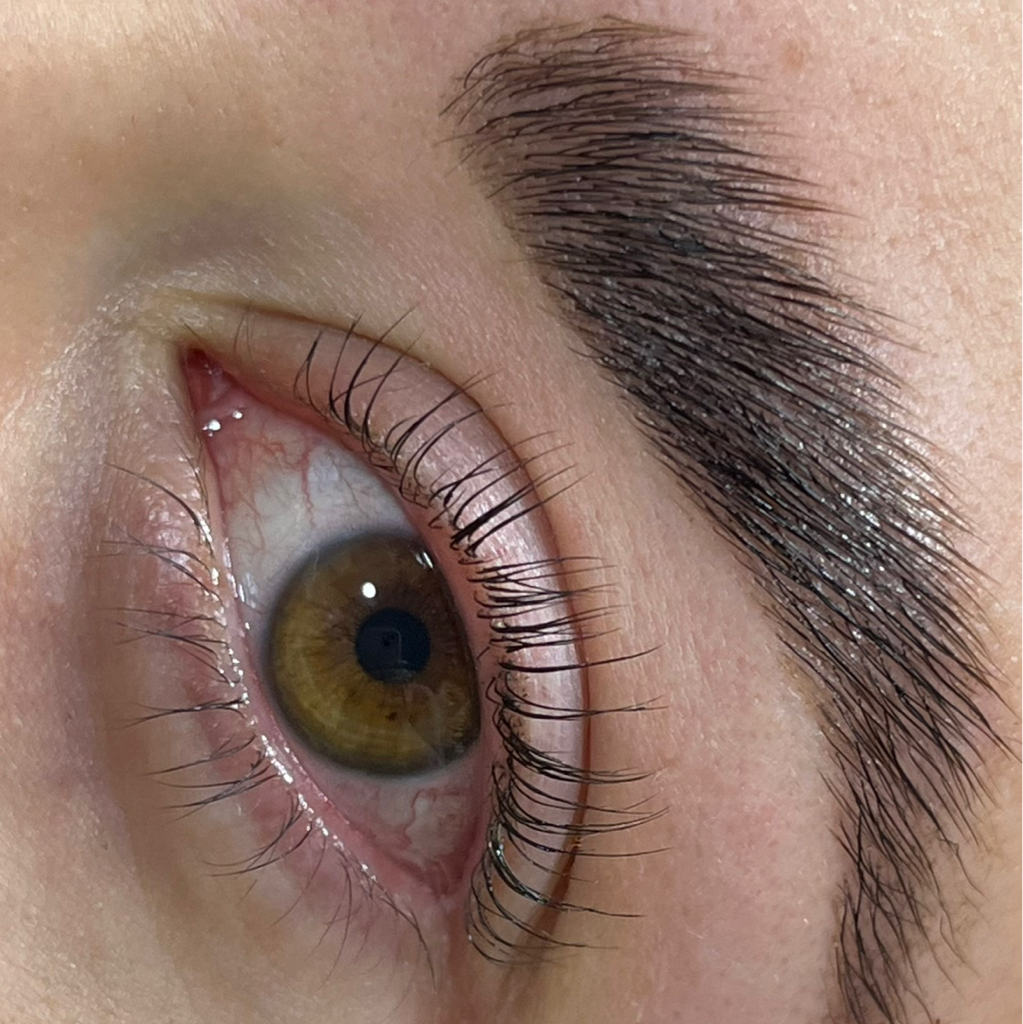 Долговременная укладка бровей