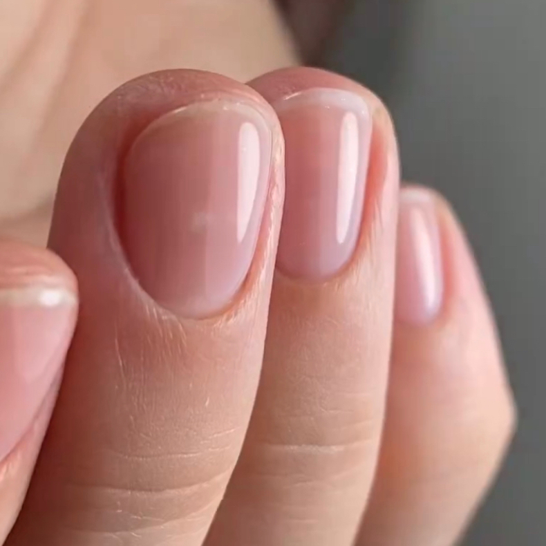 Маникюр,покрытие лак