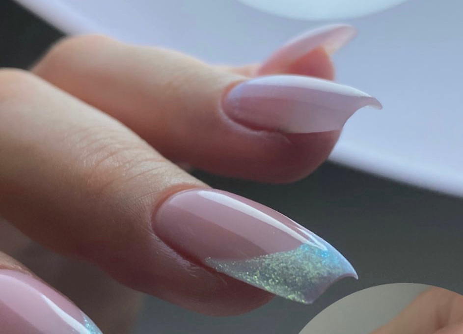 Коррекция натуральных ногтей,покрытие Luxio+дизайн