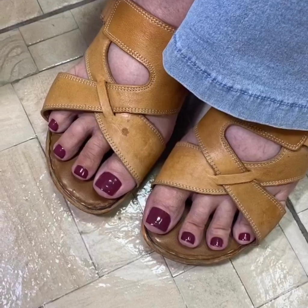 Педикюр,покрытие лак