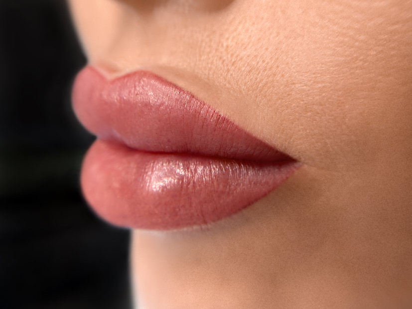 Рефреш губ (обновление от 2 до 12 мес)