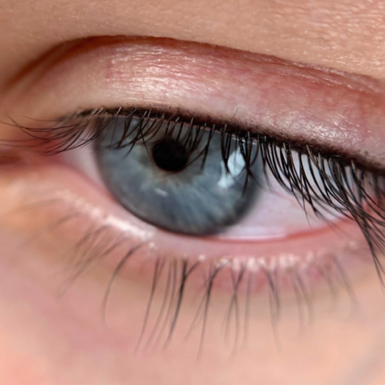 Перманентный макияж межресничного пространства