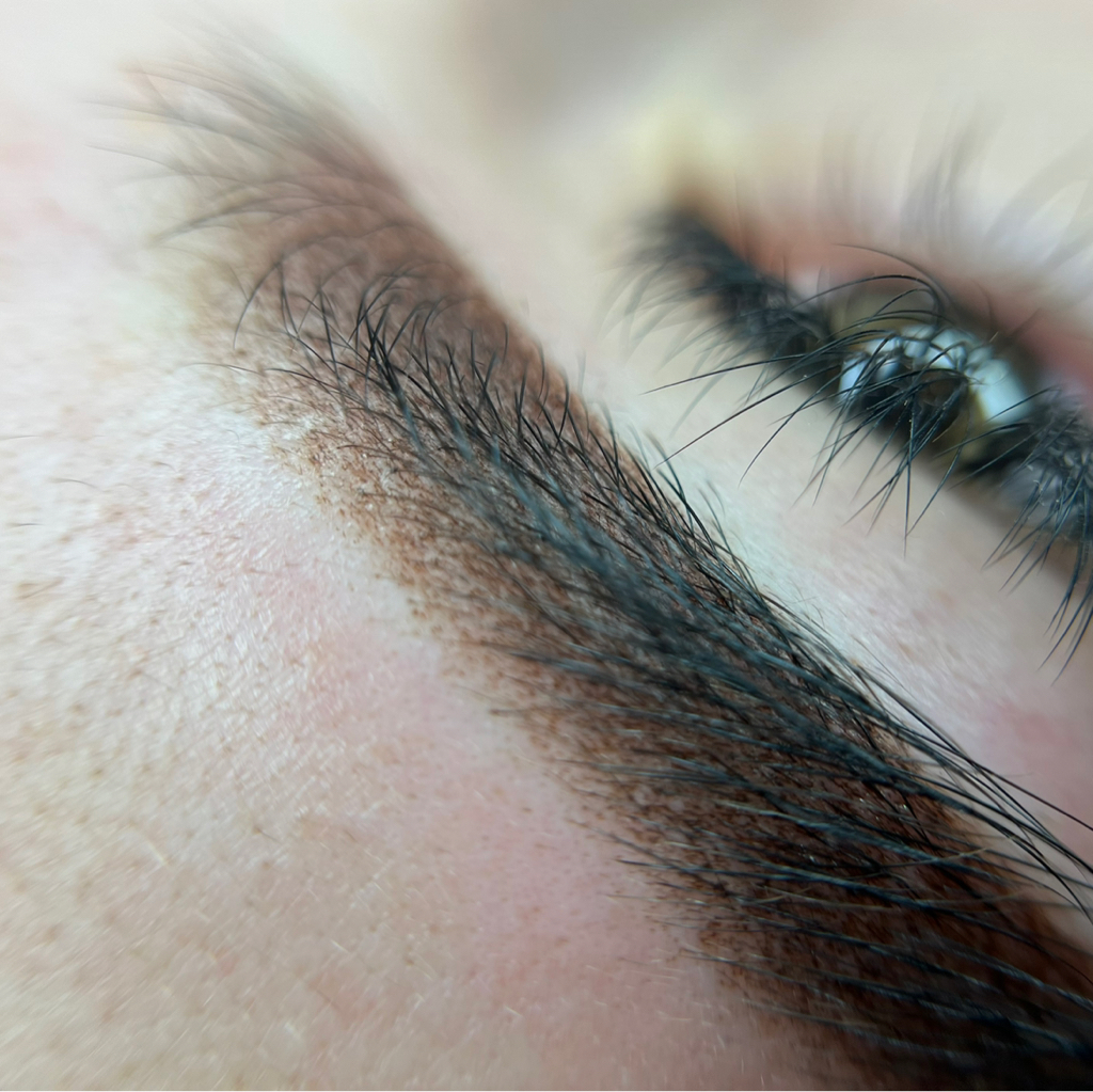 Графичные брови перманентеый макияж