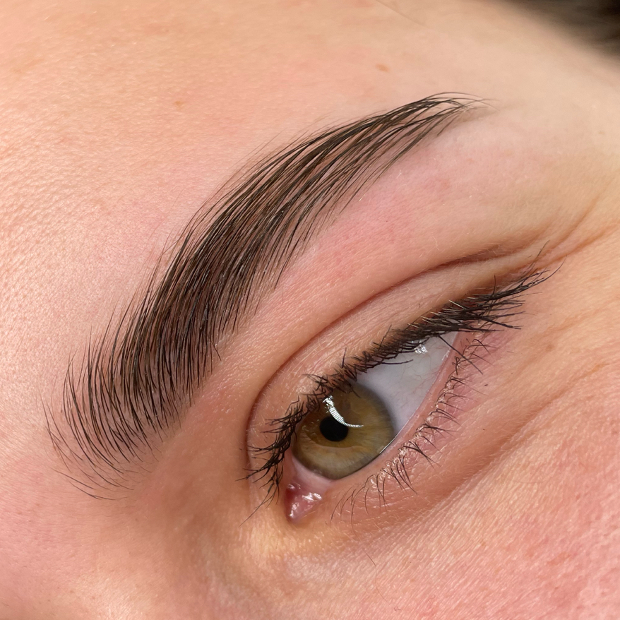 Прореживание бровей