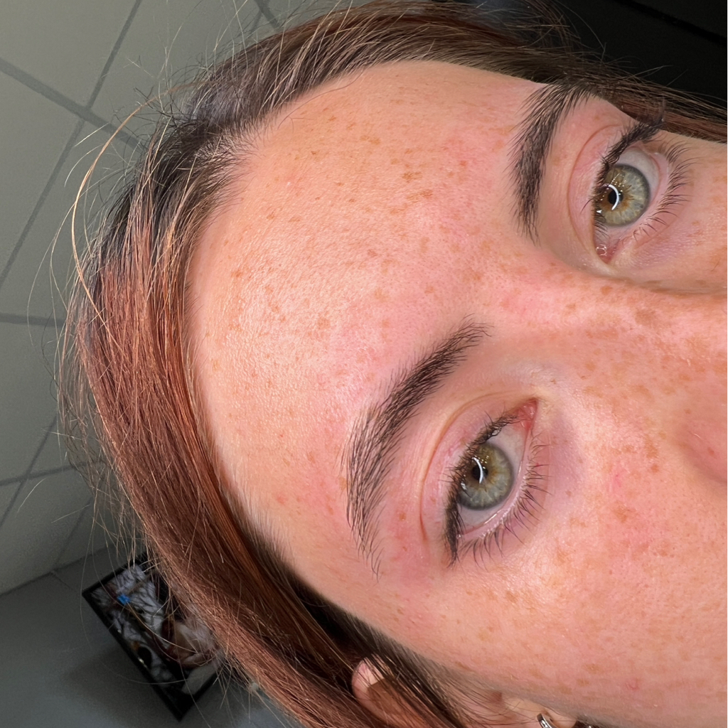 Коррекция бровей(пинцет/воск) БЕЗ окрашивания