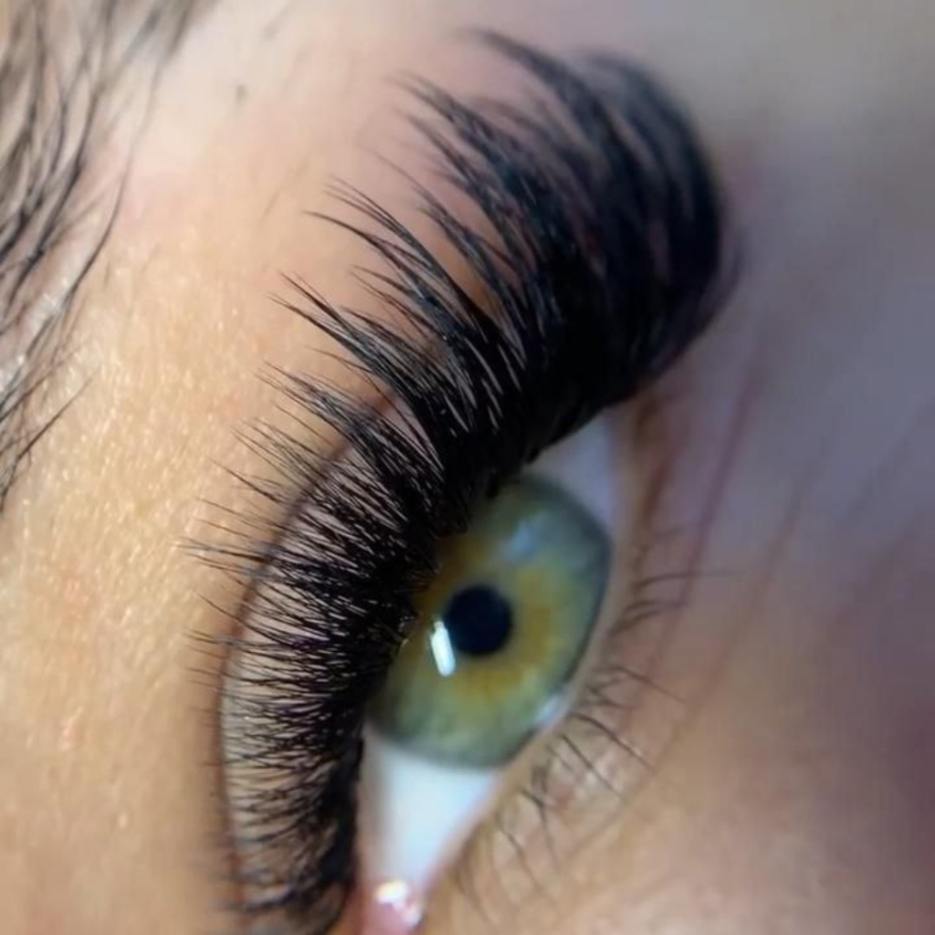 3 D наращивание ресниц