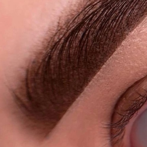 коррекция пермаментного макияжа другого мастера в течение нескольких месяцев после процедуры