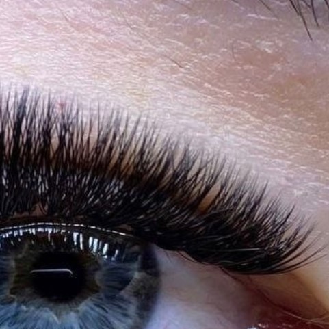 Снятие наращенных ресниц