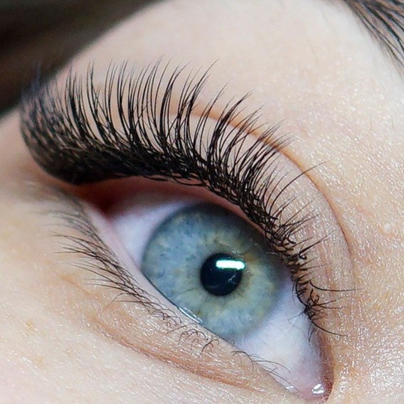 Наращивание ресниц классика