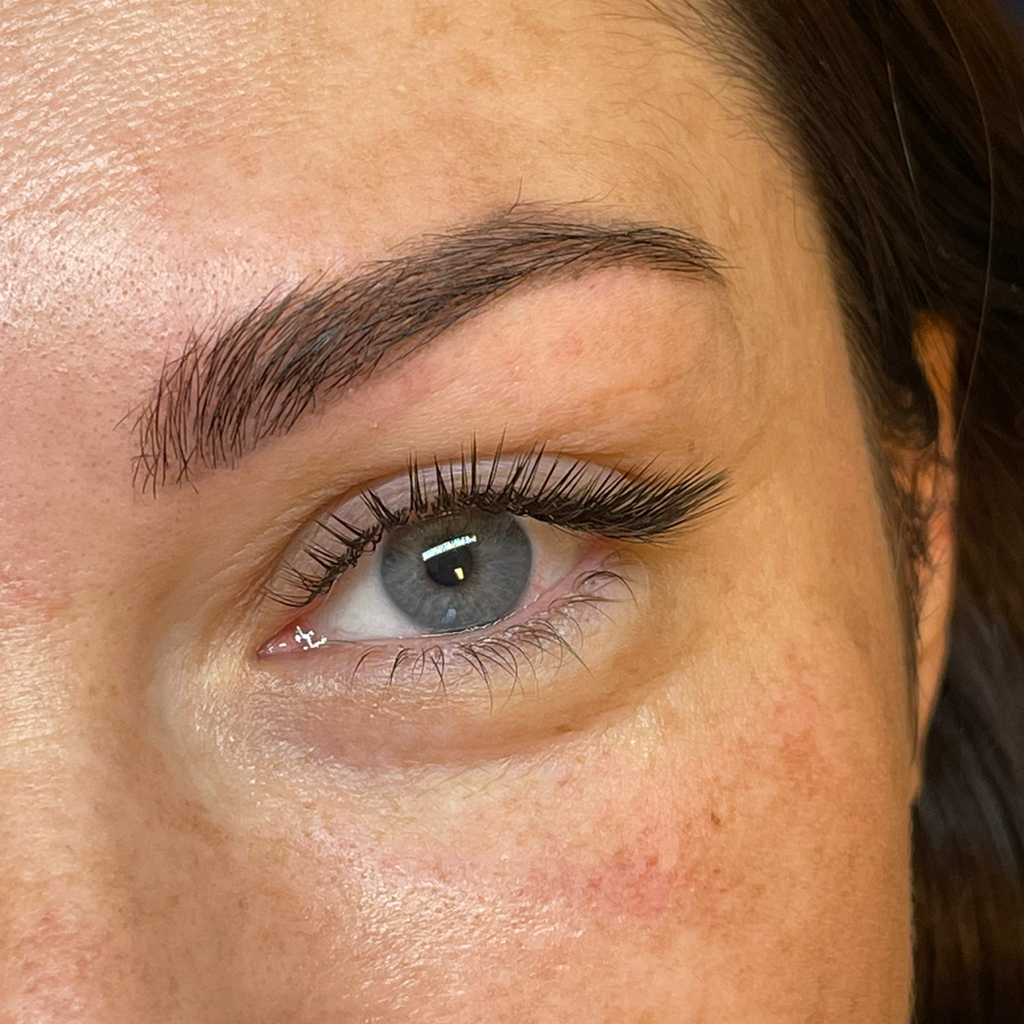 Классическое наращивание ресниц