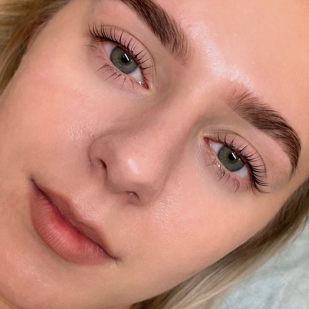 Ламинирование ресниц + снятие искусственных ресниц