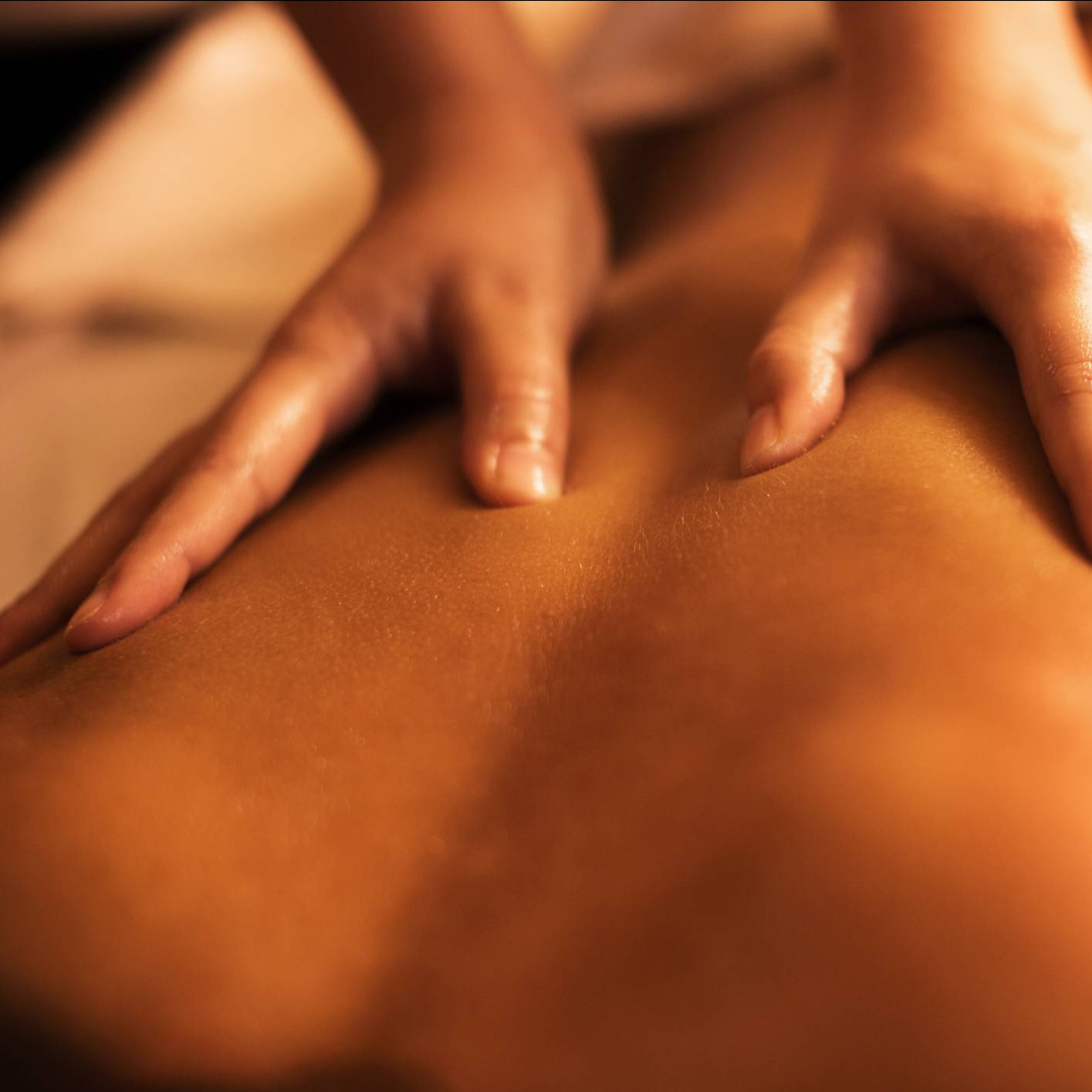 Массаж спины расслабляющий