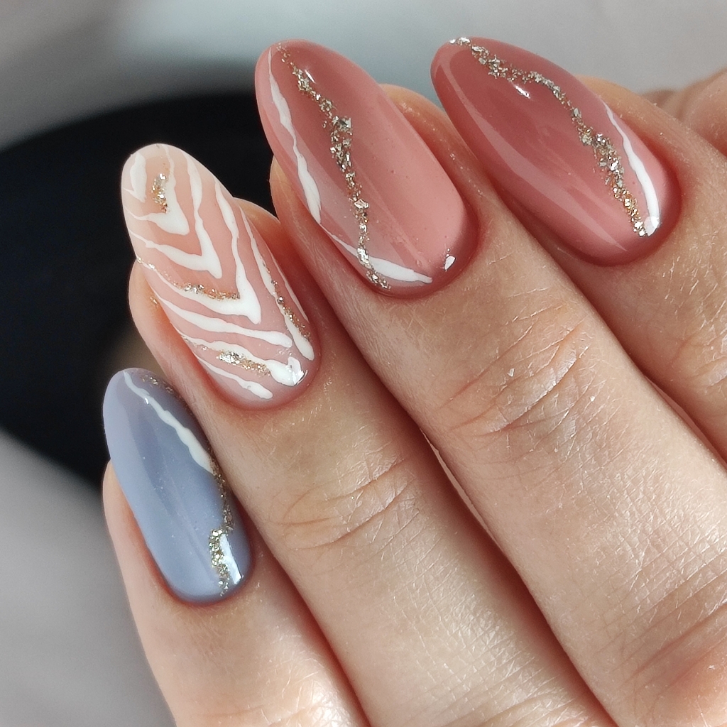 Маникюр с покрытием гель-лак + лёгкий дизайн