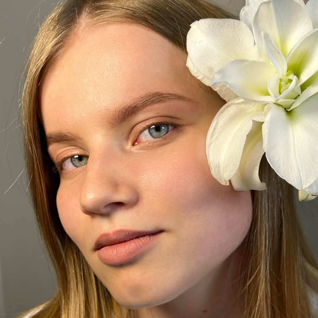 Окрашивание бровей краской