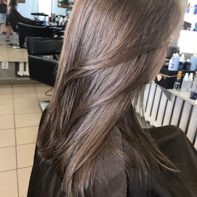 Выход из темного Цвета в русый длина ниже плеч, не густые редкие