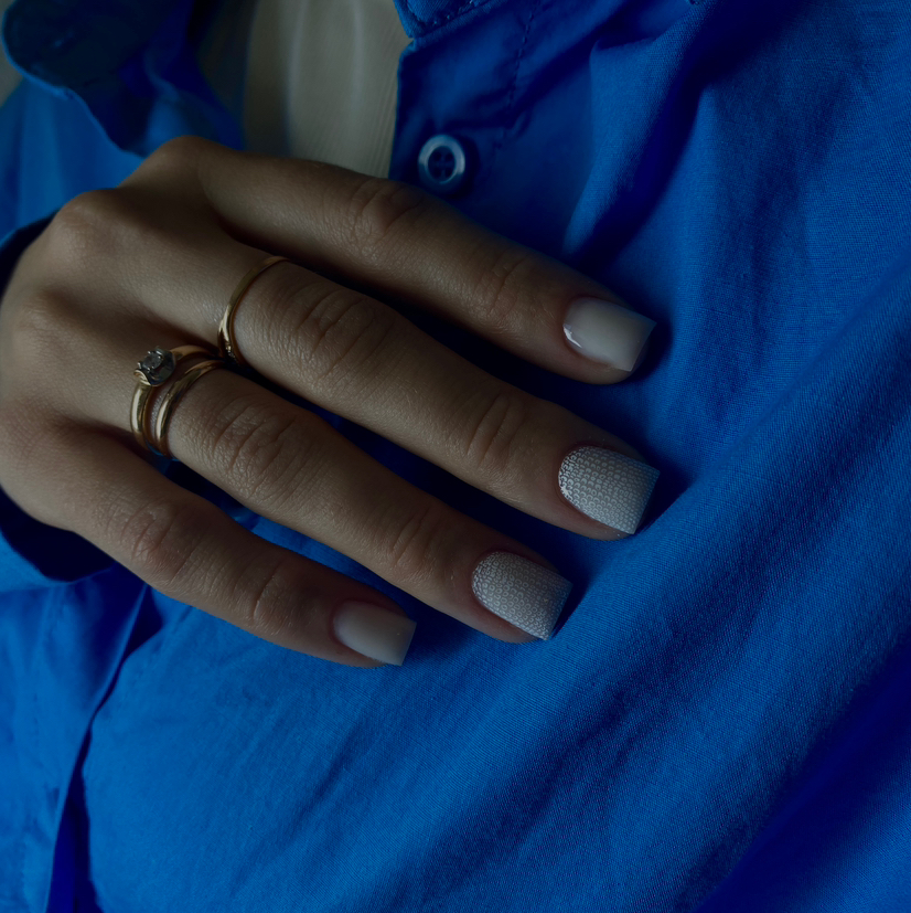 Маникюр с покрытием + дизайн  (Несложный дизайн  / слайдеры / поталь / стемпинг / втирка / кошачий глаз )