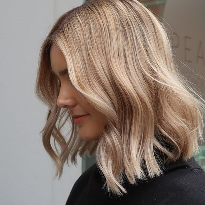 Стрижка женская на средние волосы