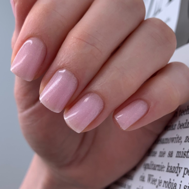 Маникюр с покрытием без дизайна. Категория "Мастер" (снятие чужой работы +350р.)