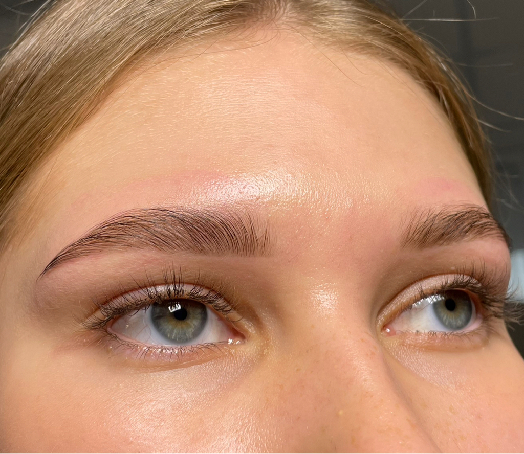 Оформление бровей