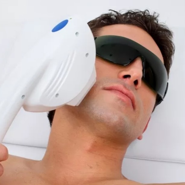 Лицо полностью мужское