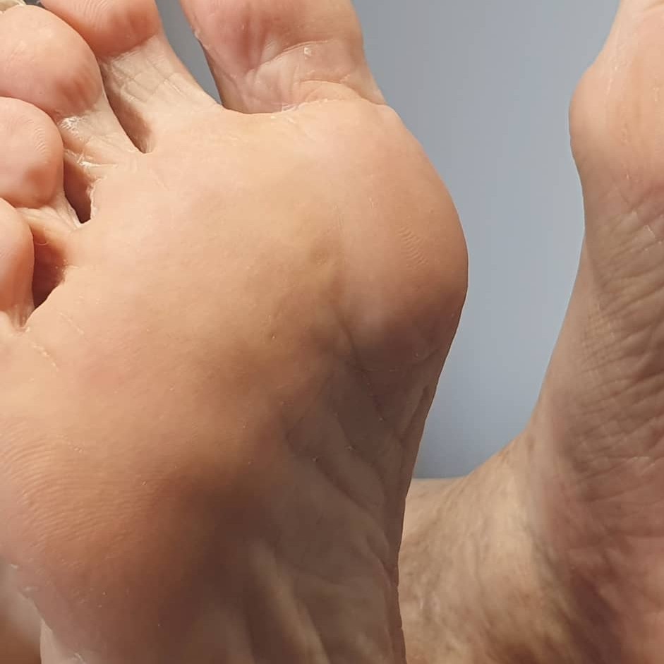 Педикюр гигиенический (здоровая стопа: без глубоких трещин и мозолей)