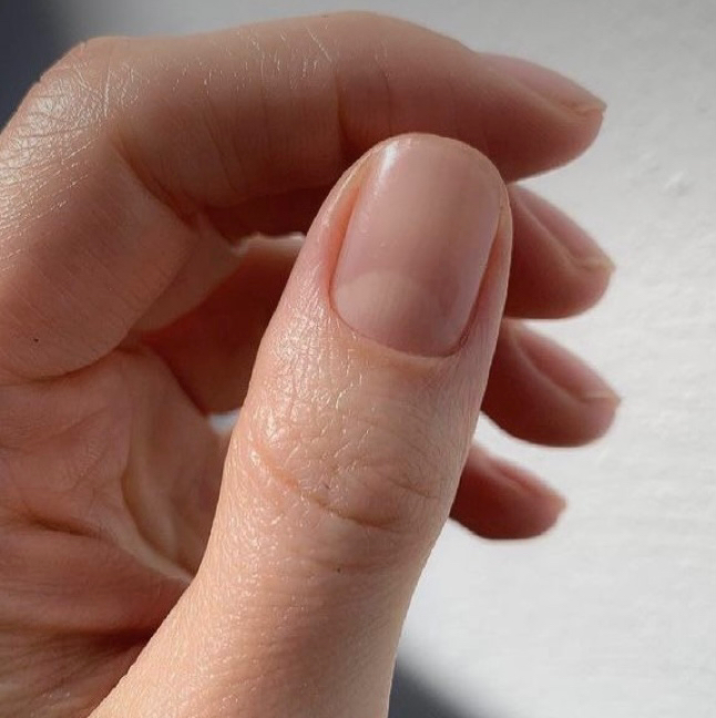 ПОКРЫТИЕ ЛЕЧЕБНОЕ BANDI ( укрепляющее, выравнивающее, увлажняющее для деформированных, слабых ногтей)