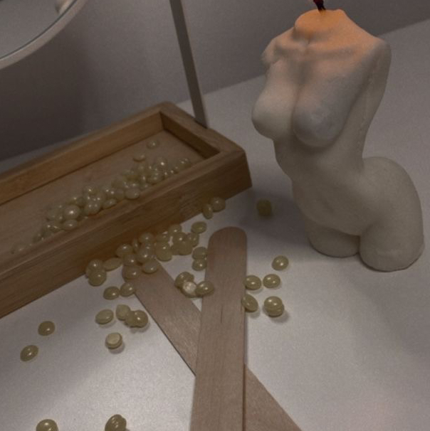 Удаление нежелательного пушка  с носогубной складки , подбородка