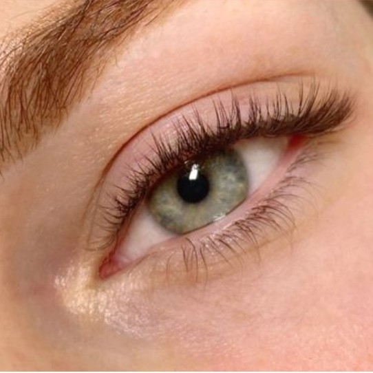 Использование коричневых ресниц