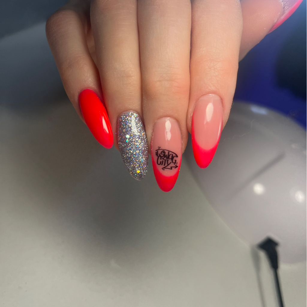 Наращивание ногтей