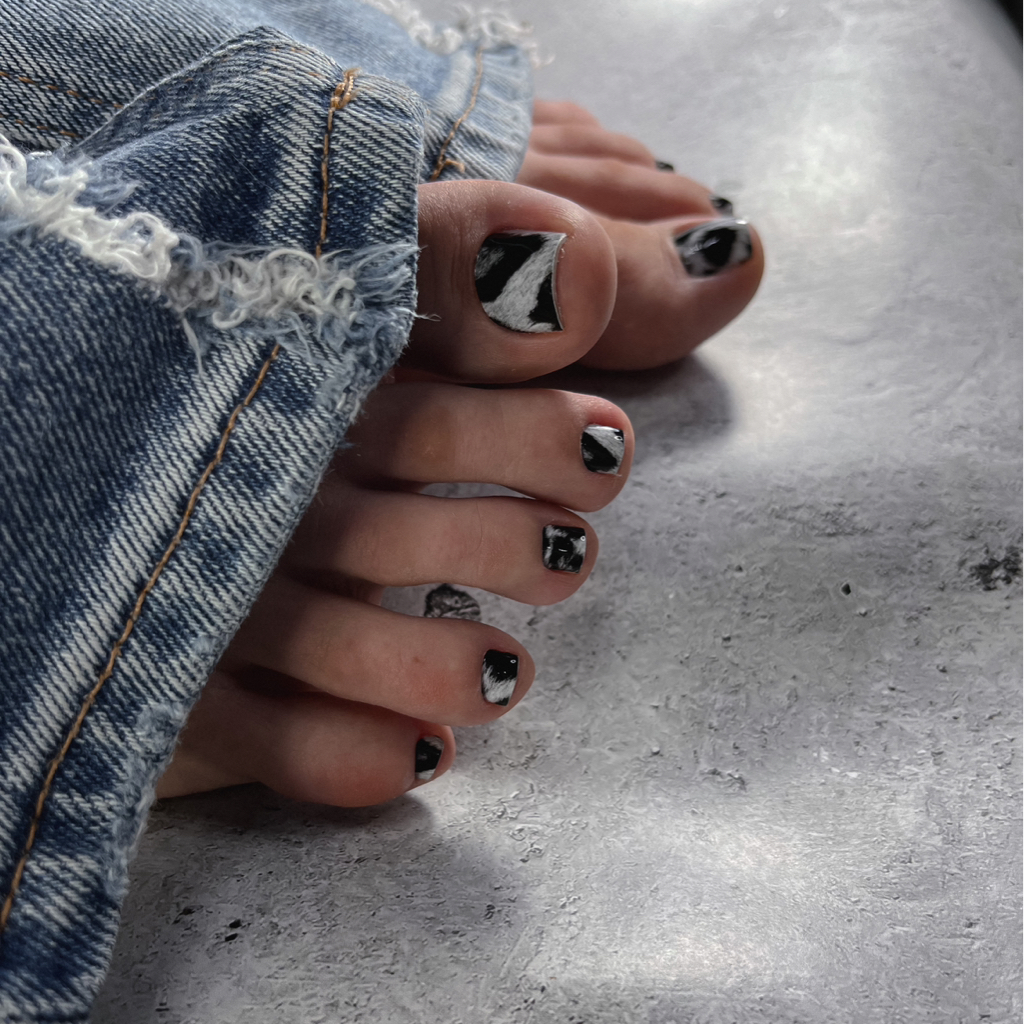 Педикюр, пальчики с покрытием