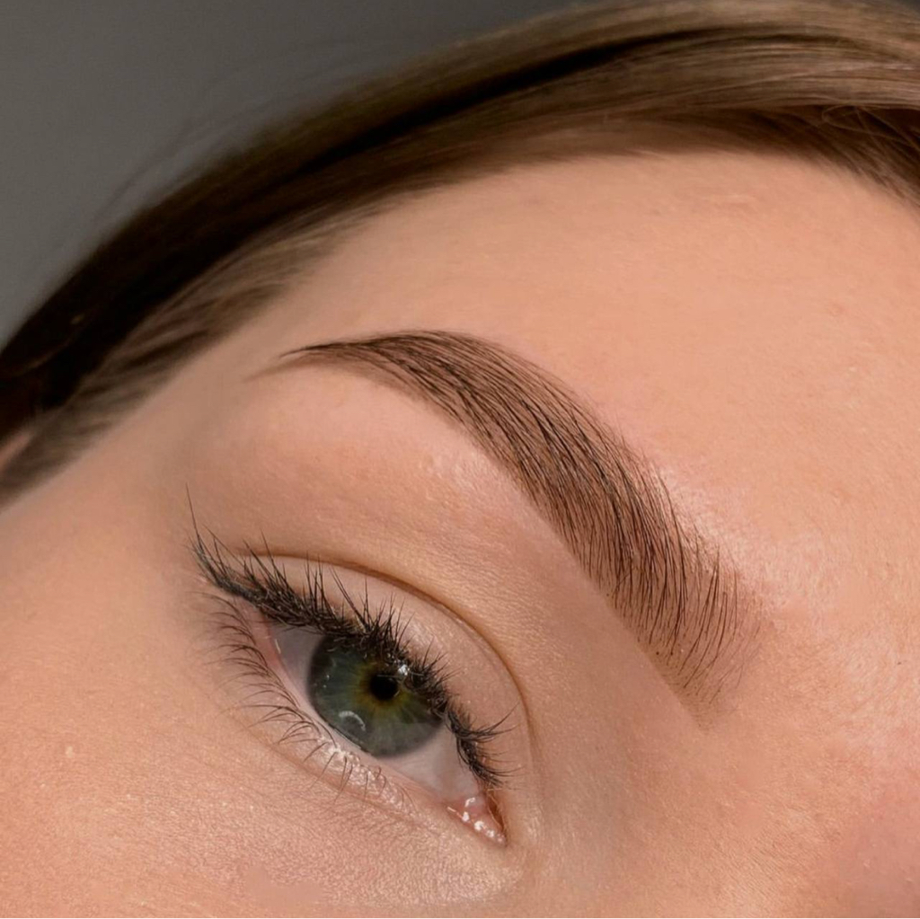 Оформление бровей (коррекция + окрашивание)