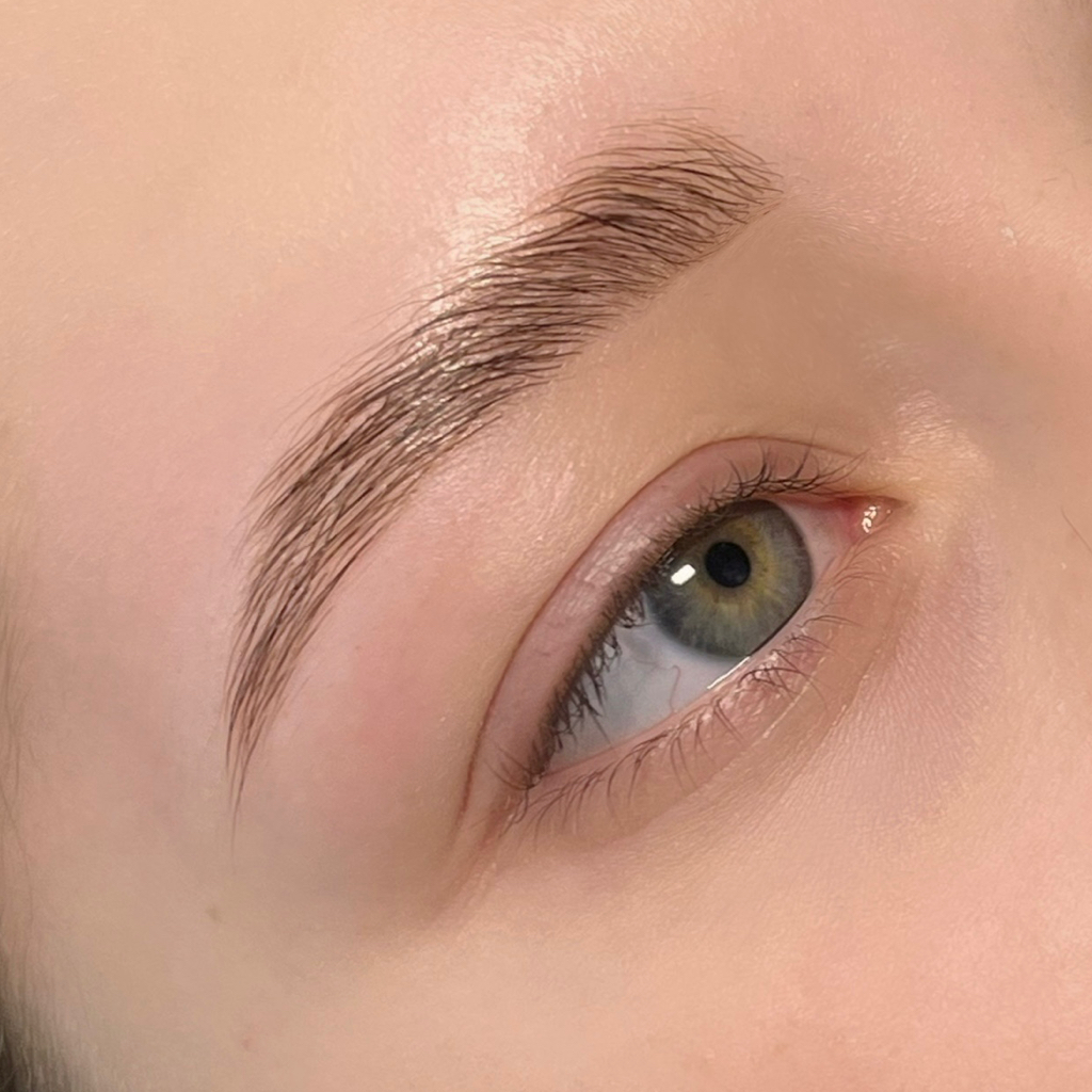 Ламинирование бровей