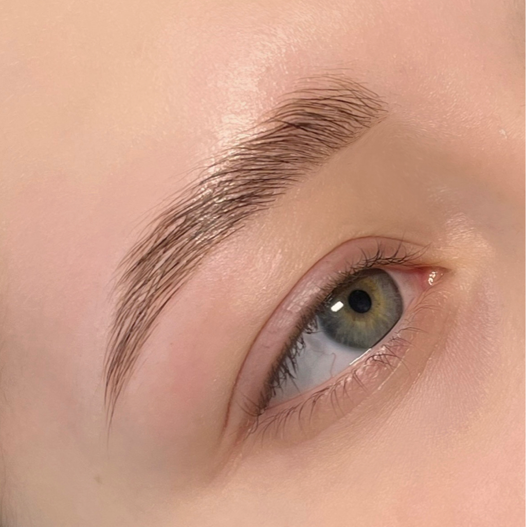 Долговременная укладка бровей