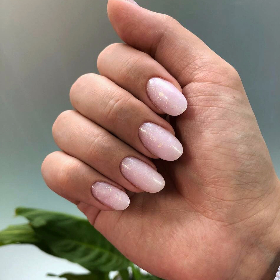 Маникюр - нюдовый