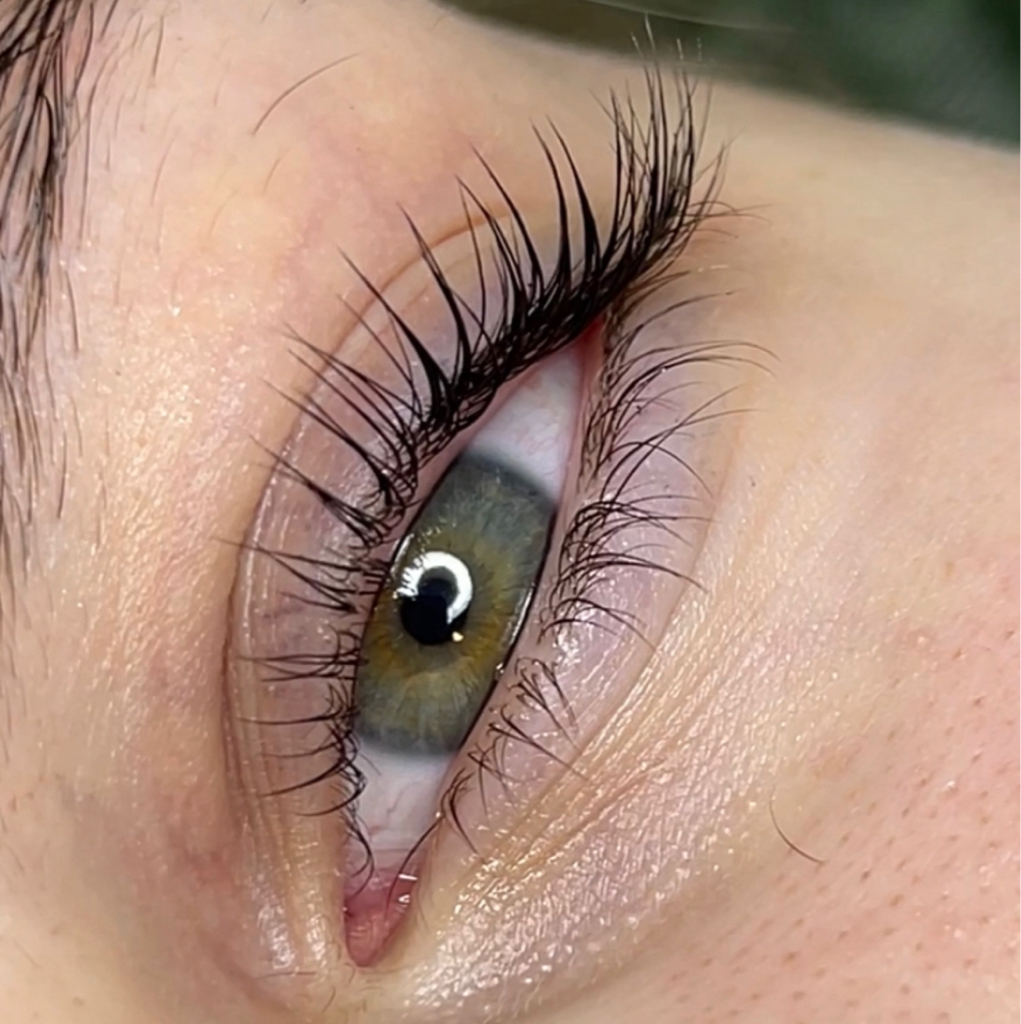 Ламинирование ресниц + брови