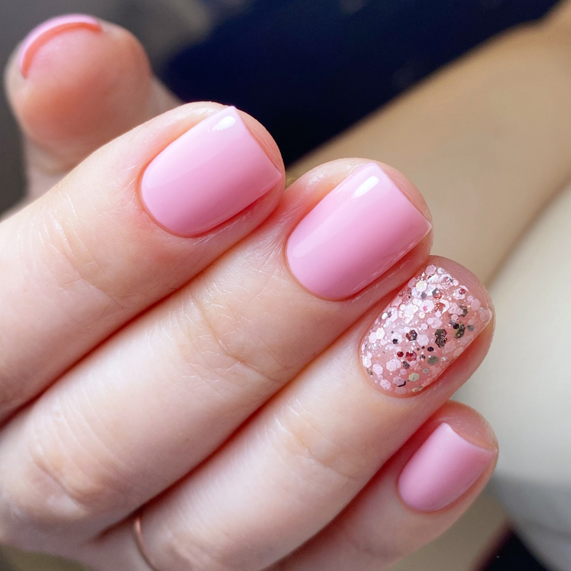 Маникюр с укреплением и покрытием цветным гель-лаком