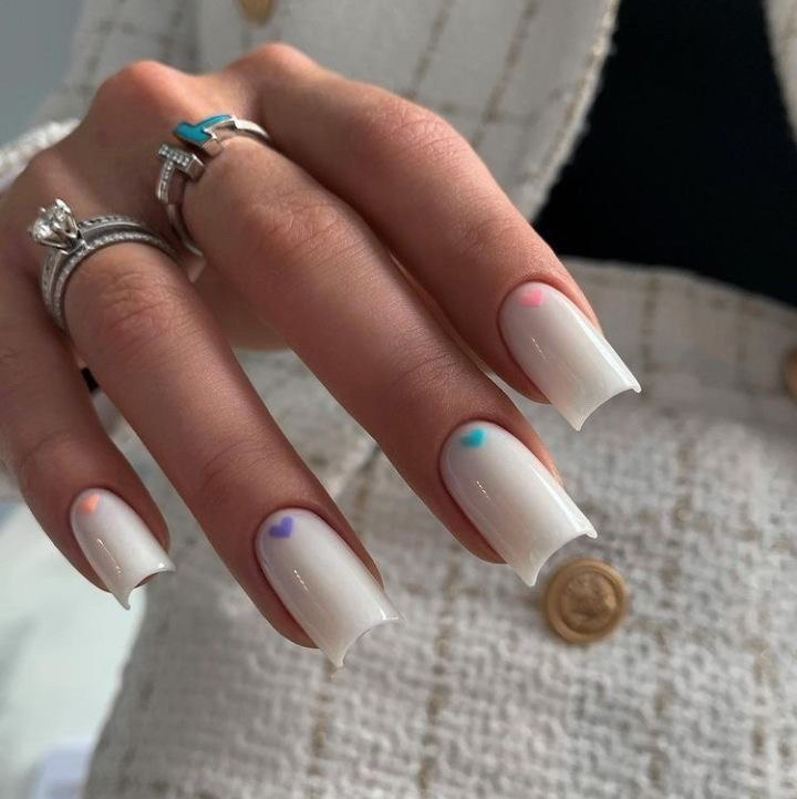 Коррекция наращенных ногтей