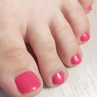 Пальцы ног с покрытием гельлаком