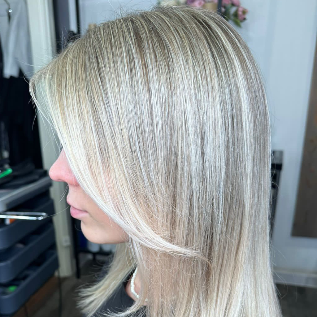 Airtouch/мелирование/total blond средняя длина    Осветление CEKO ( Италия ) Тонирование TEFIA   Matrix/Revlon /WELLA/Schwarzkopf   +500/1000