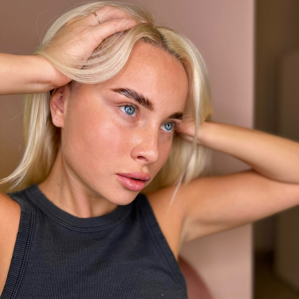 Укладка + оформление + окрашивание бровей ТОП МАСТЕР