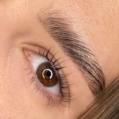 АКЦИЯ! комбо (ламинирование ресниц + оформление и окрашивание бровей)