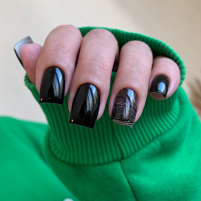 Комплекс 2  (Снятие,маникюр,укрепление гелем,дизайн 2-4 ногтя)