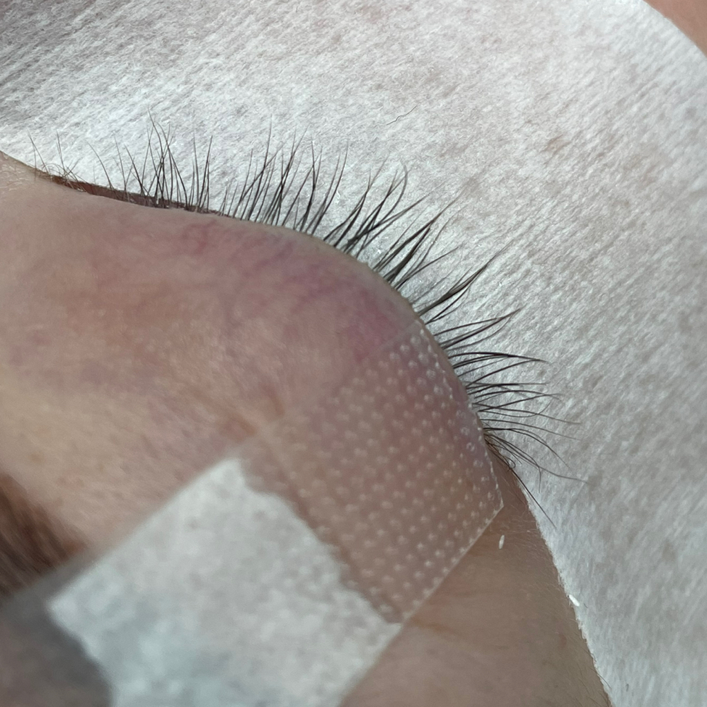 Снятие ресниц